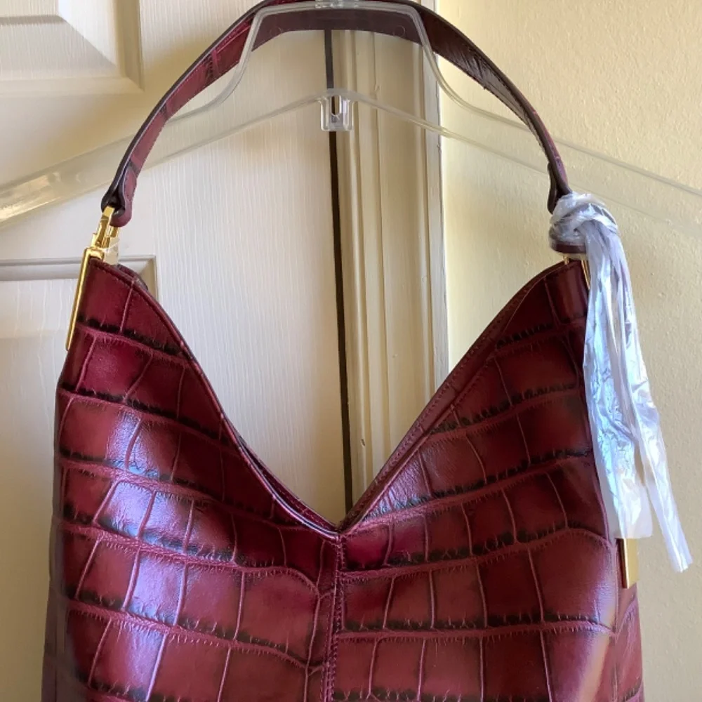G.I.L.I. Leather Crocodile Embossed Hobo Bag Garnet SZ Large
